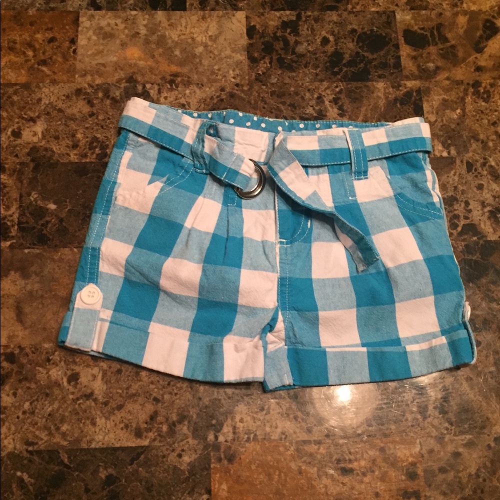 Size 4t size blue shorts!